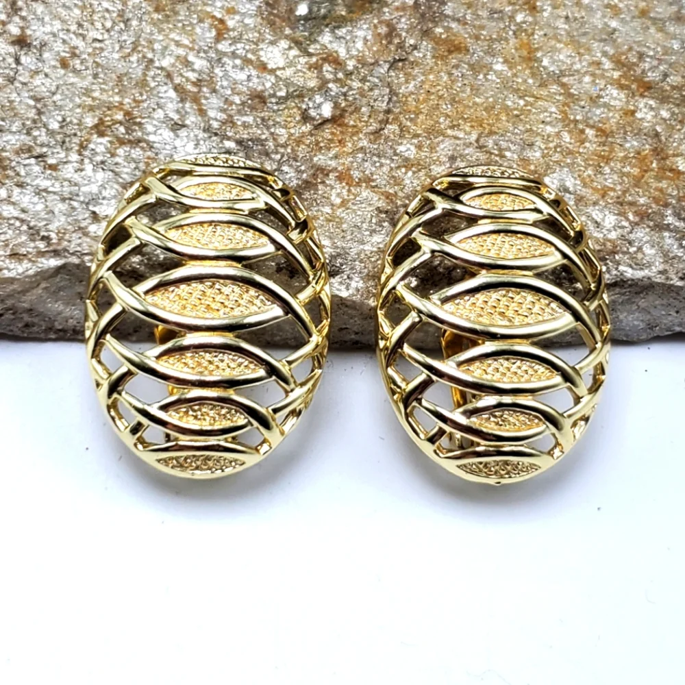 70's Designer Signed Emmons Earrings Clip-On Gold Tone Oval Vintage Estate